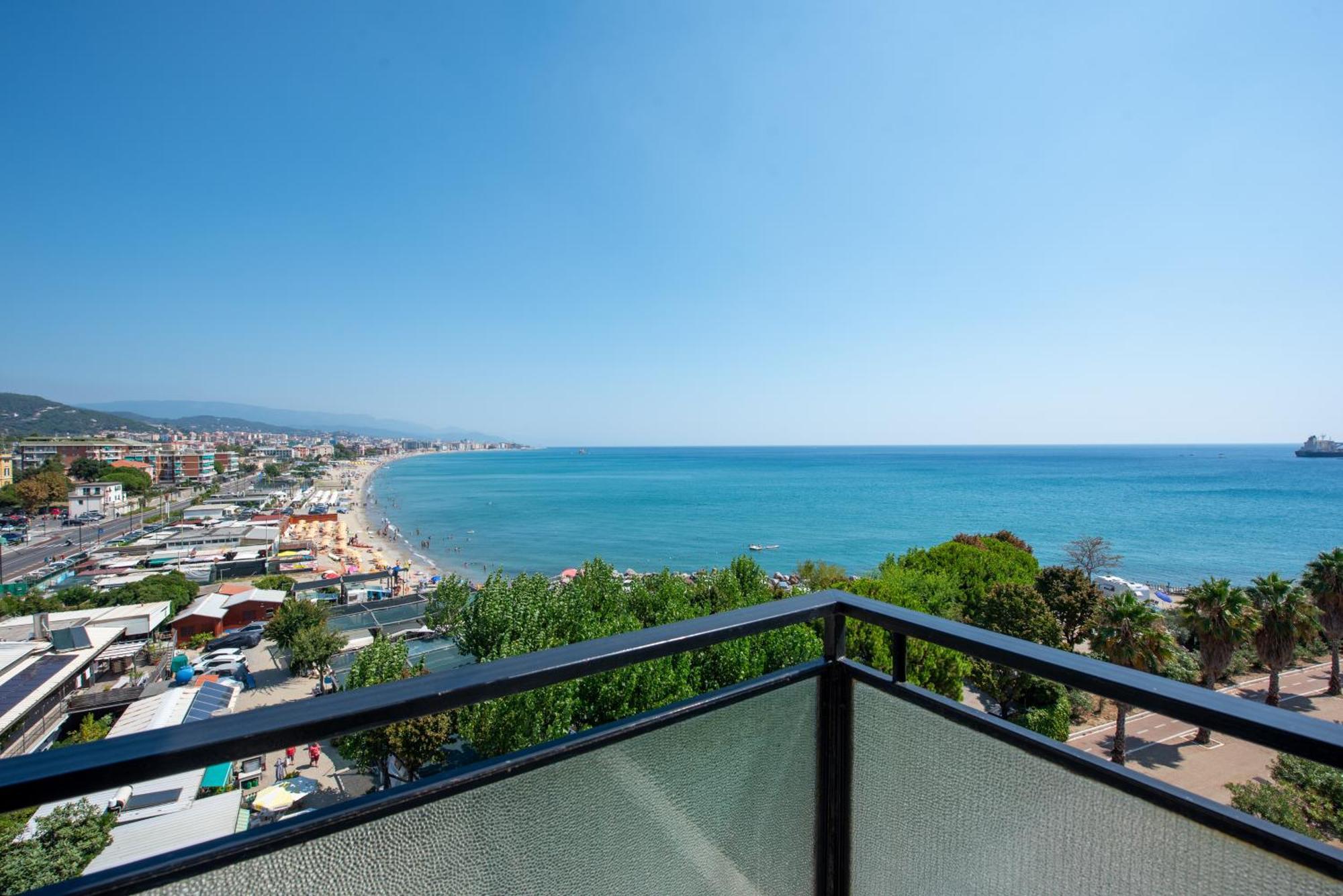 You And The Sea Savona Ngoại thất bức ảnh