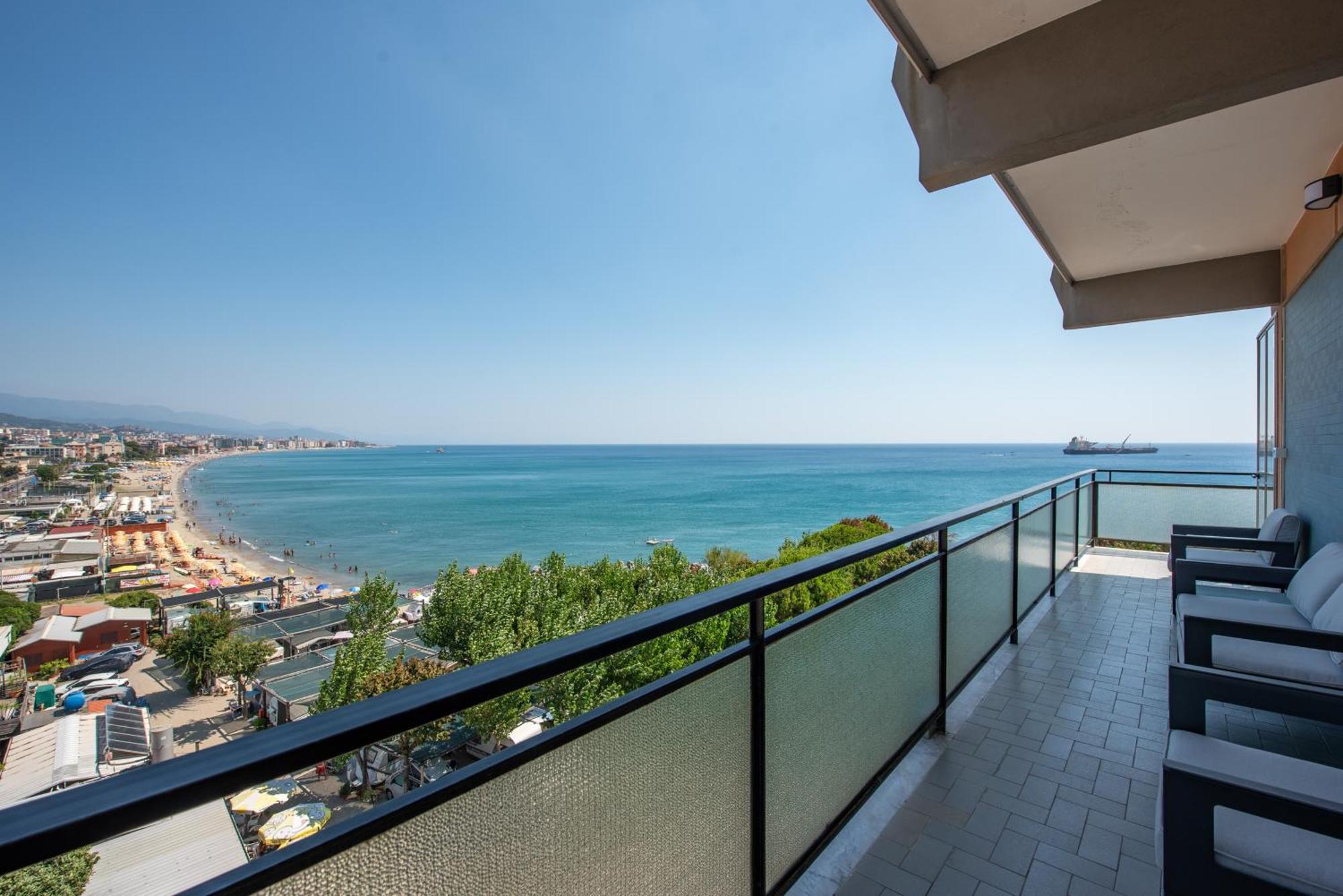 You And The Sea Savona Ngoại thất bức ảnh